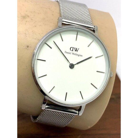 Daniel Wellington Womens Watch DW00100164 White Dial 32mm Silver Mesh Steel - Picture 10 of 13
